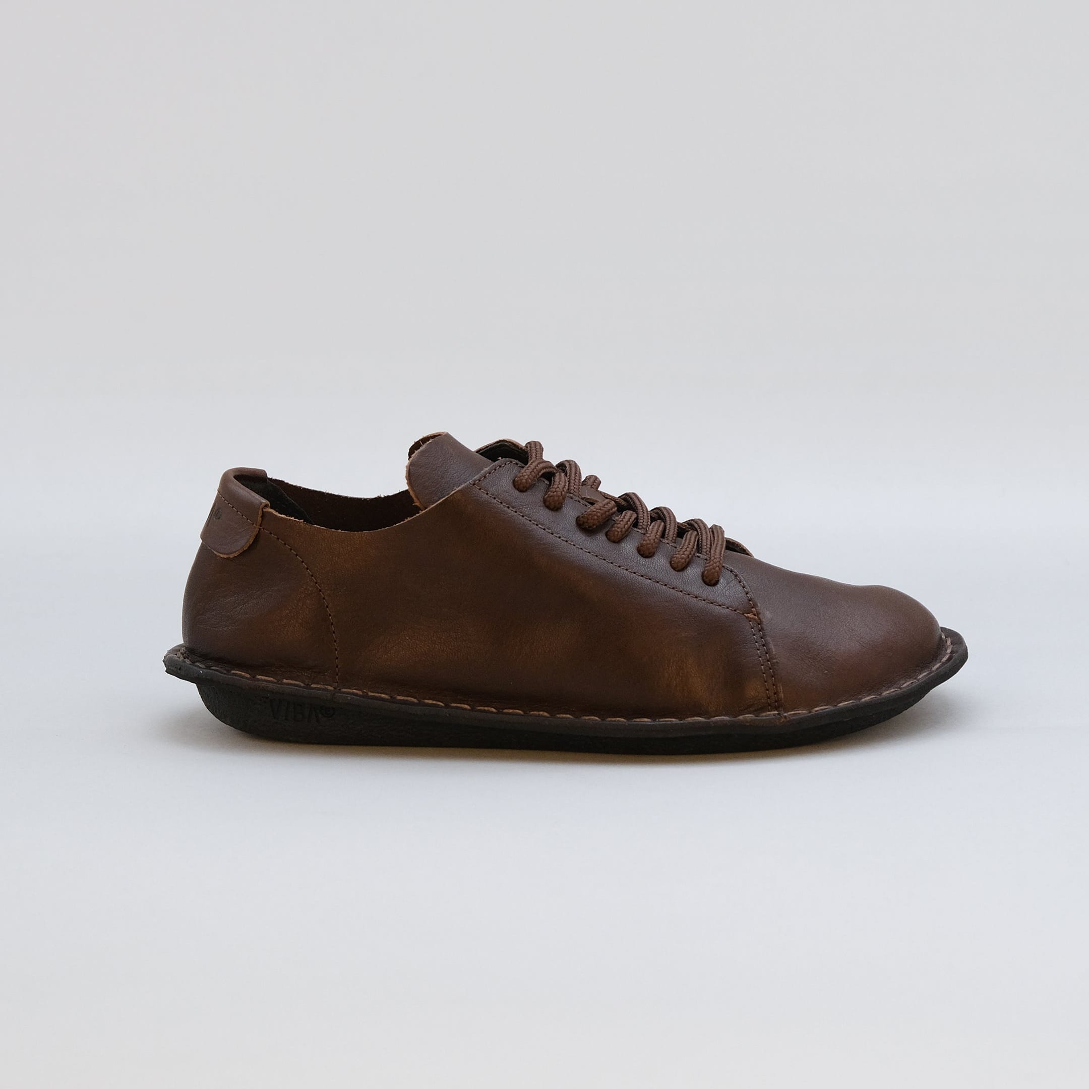 Zapatos VIBAe Lisboa Cocoa Brown, perfil lateral