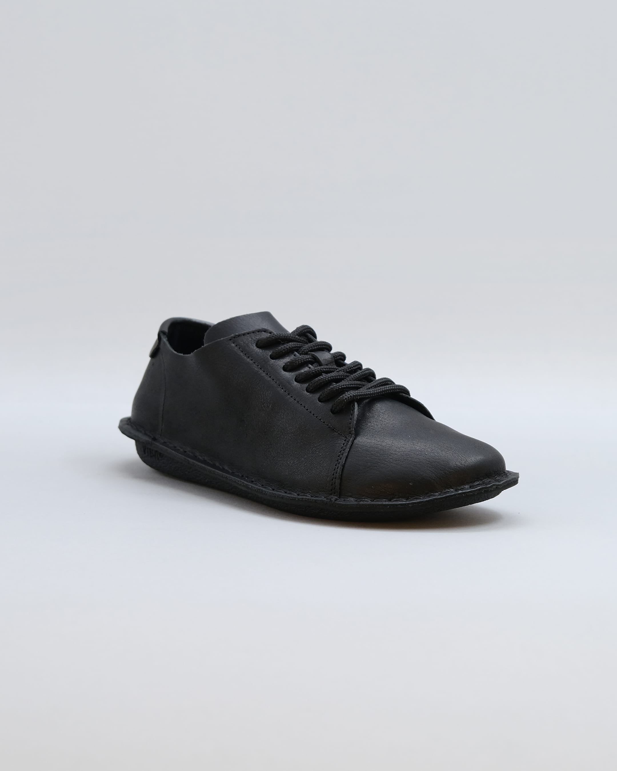 Zapatos VIBAe Lisboa Preto Black, vista principal en tres cuartos