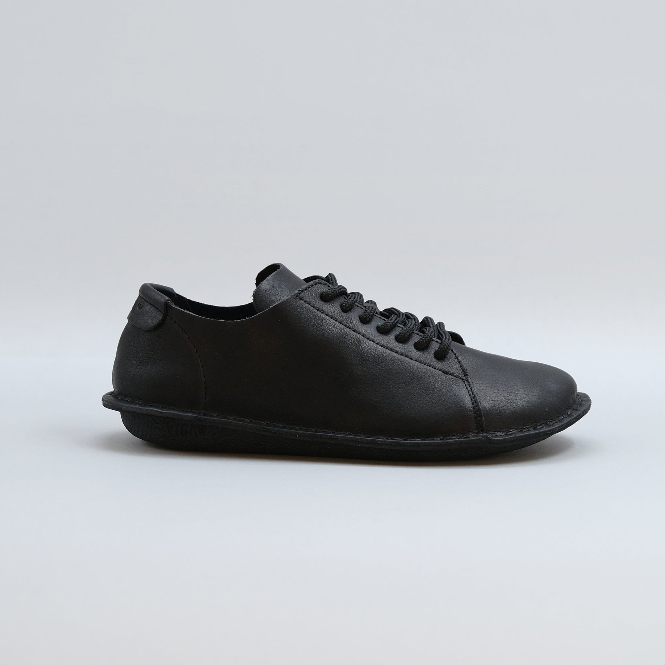 Zapatos VIBAe Lisboa Preto Black, perfil lateral