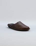 Zuecos VIBAe Roma Cocoa Brown, vista en tres cuartos