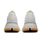 Zapatillas On Running Cloudnova Form 2 M White | Ivory, vista trasera del par