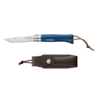 Cuchillo Opinel N°8 Trekking azul con funda - vista 1, cuchillo abierto junto a la funda de cuero