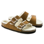 Sandalias Birkenstock Arizona Sheepskin Mink, par completo en tres cuartos
