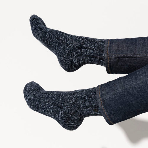 Calcetines Birkenstock Cotton Twist Blue, calcetines puestos por modelo, primer plano de los pies