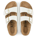 Sandalias Birkenstock Arizona Patent White, vista cenital del par