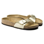 Sandalias Birkenstock Madrid Gold, par completo en tres cuartos