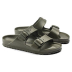 Sandalias Birkenstock Arizona EVA Khaki, par completo en tres cuartos