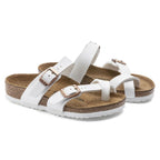 Sandalias Birkenstock Mayari Kids White, par completo en tres cuartos