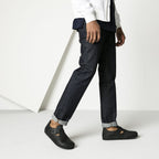 Zapatos Birkenstock London Oiled Black, calzado por modelo masculino, cuerpo entero caminando
