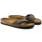 Sandalias Birkenstock Madrid Mocha, par completo en tres cuartos