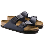 Sandalias Birkenstock Arizona Blue, par completo en tres cuartos