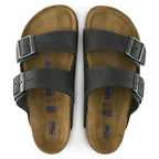 Sandalias Birkenstock Arizona Oiled Black Soft, vista cenital del par
