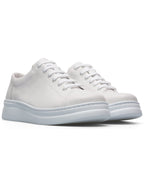 Zapatillas Camper Runner Up White, par completo en tres cuartos