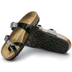 Sandalias Birkenstock Mayari Black Lack, par completo con vista de la suela