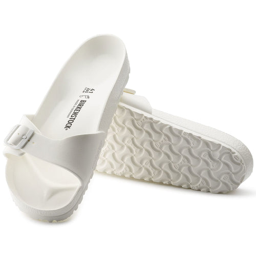 Sandalias Birkenstock Madrid EVA White, par completo en tres cuartos, con suela a la vista