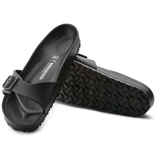 Sandalias Birkenstock Madrid EVA Black, par completo con vista de la suela