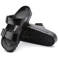 Sandalias Birkenstock Arizona EVA Black, vista principal, par con suela a la vista
