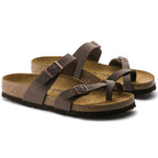 Sandalias Birkenstock Mayari Mocha, par completo en tres cuartos