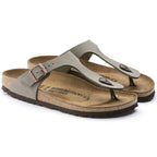 Sandalias Birkenstock Gizeh Stone, par completo en tres cuartos