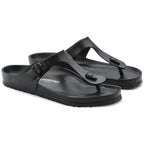 Sandalias Birkenstock Gizeh EVA Black, par completo en tres cuartos