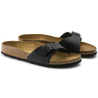 Sandalias Birkenstock Madrid Black, par completo en tres cuartos